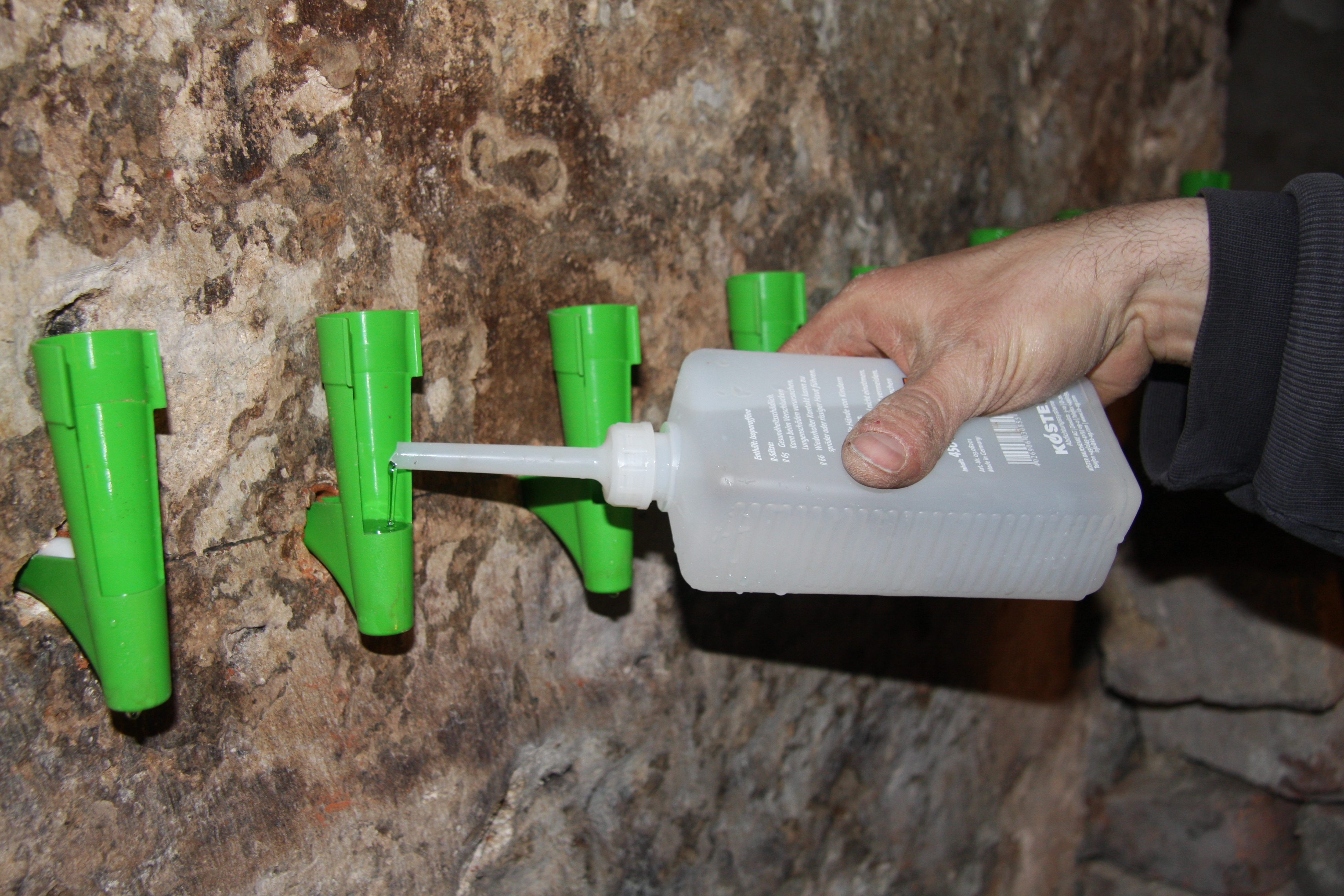 Opstijgend vocht bestrijden.jpg