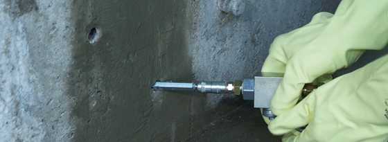 Betonwand injectie 3.jpg
