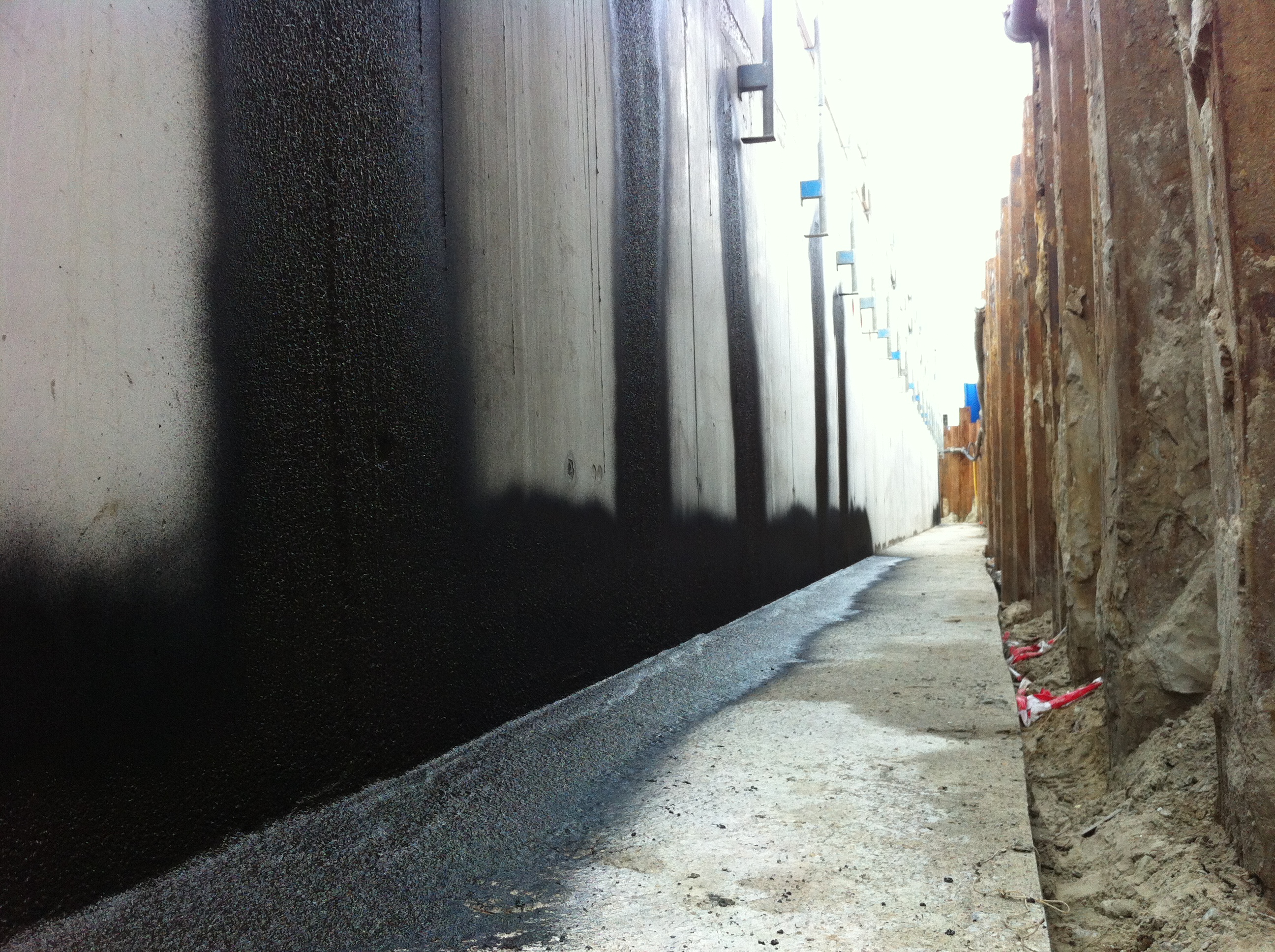 Afdichten - kelderwand 2.JPG