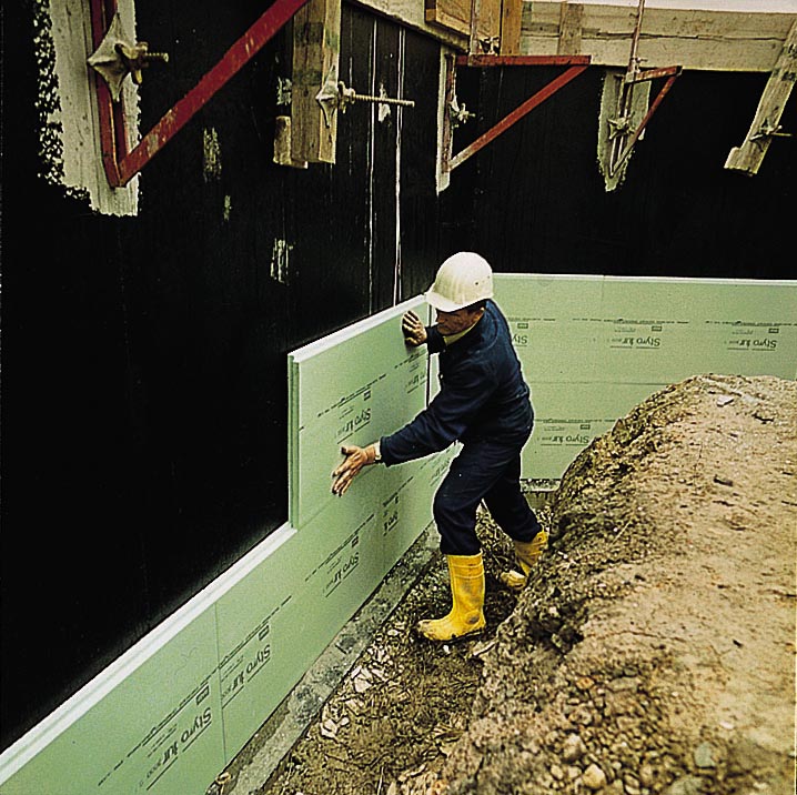 isolatie kelderwand - aanbreng.jpg