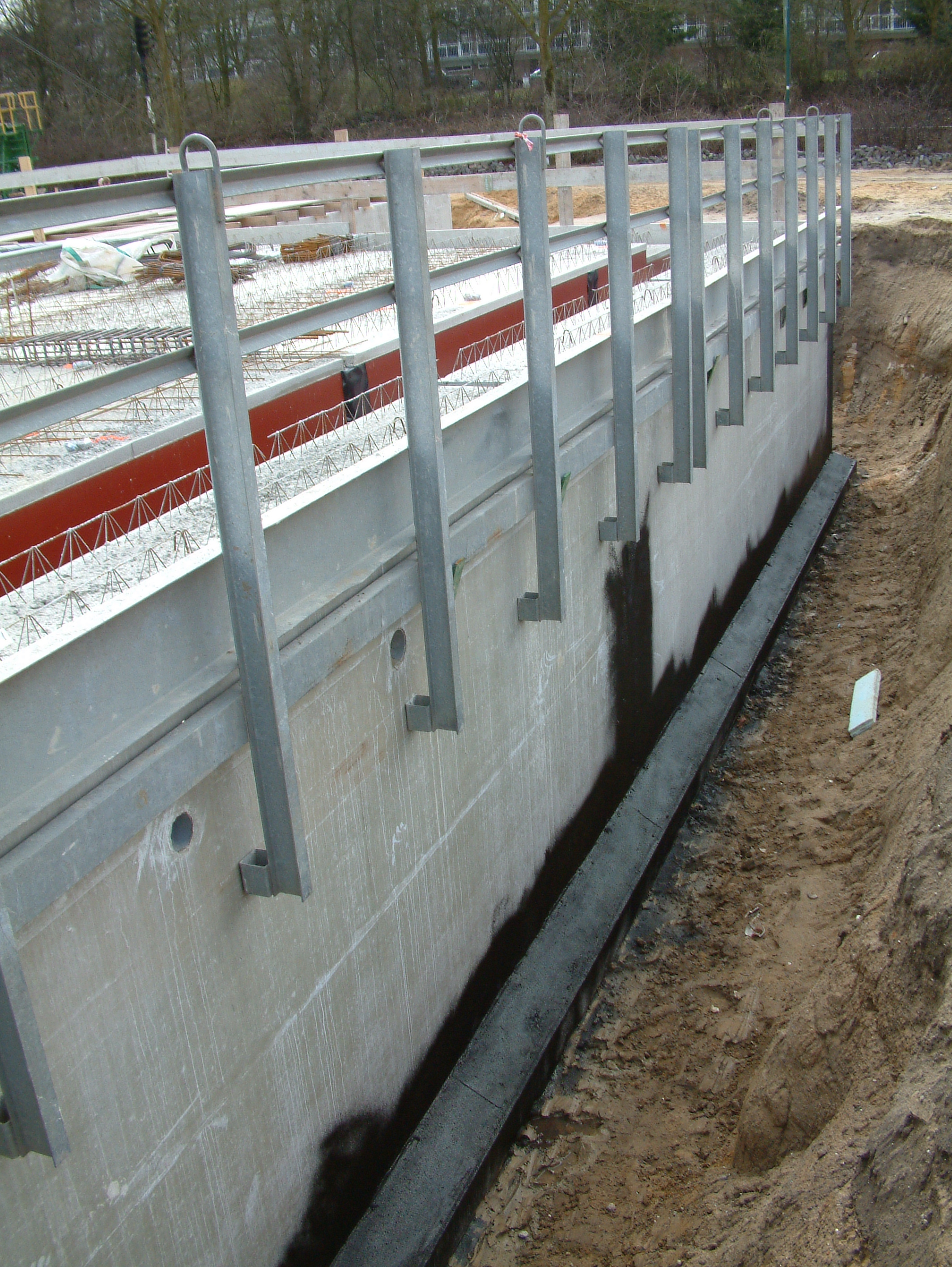 Kelder buitenzijde - waterdichting 2.JPG