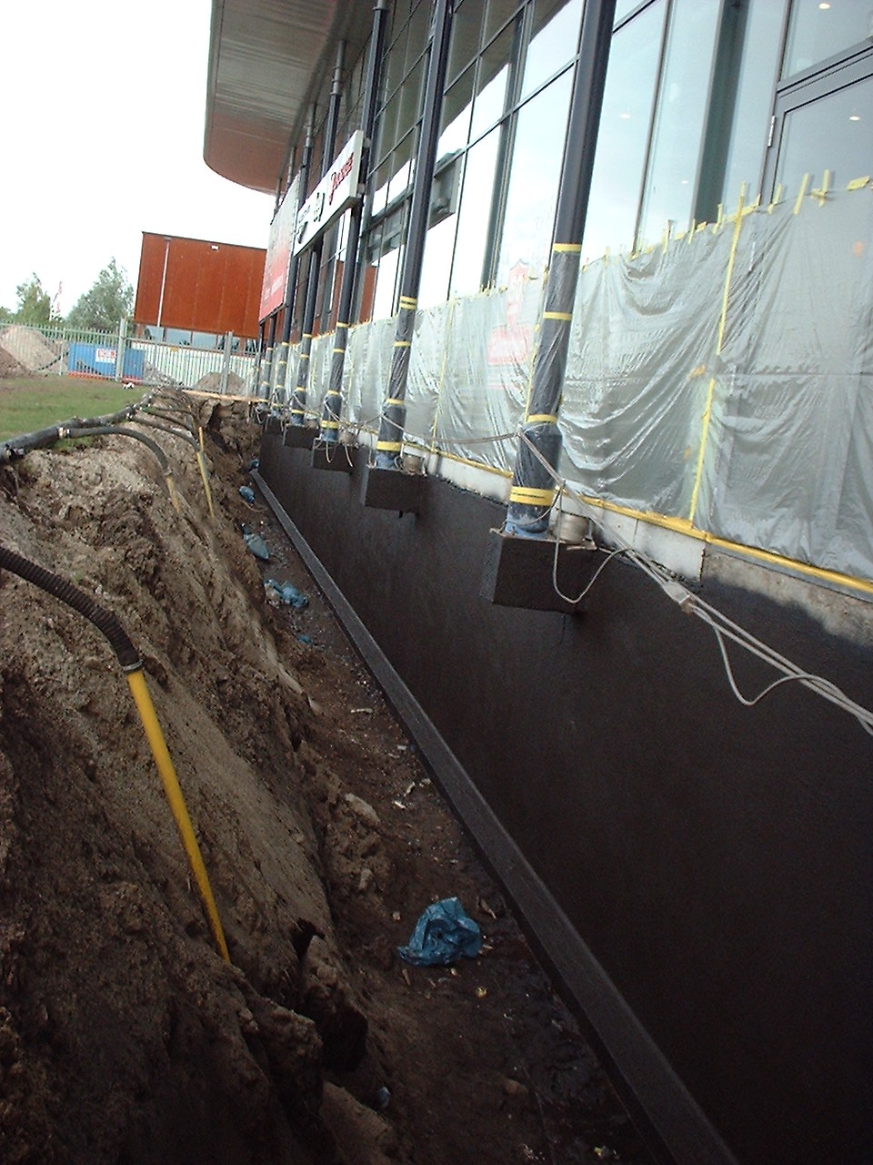 Kelderdichting - aan de buitenzijde 1.JPG