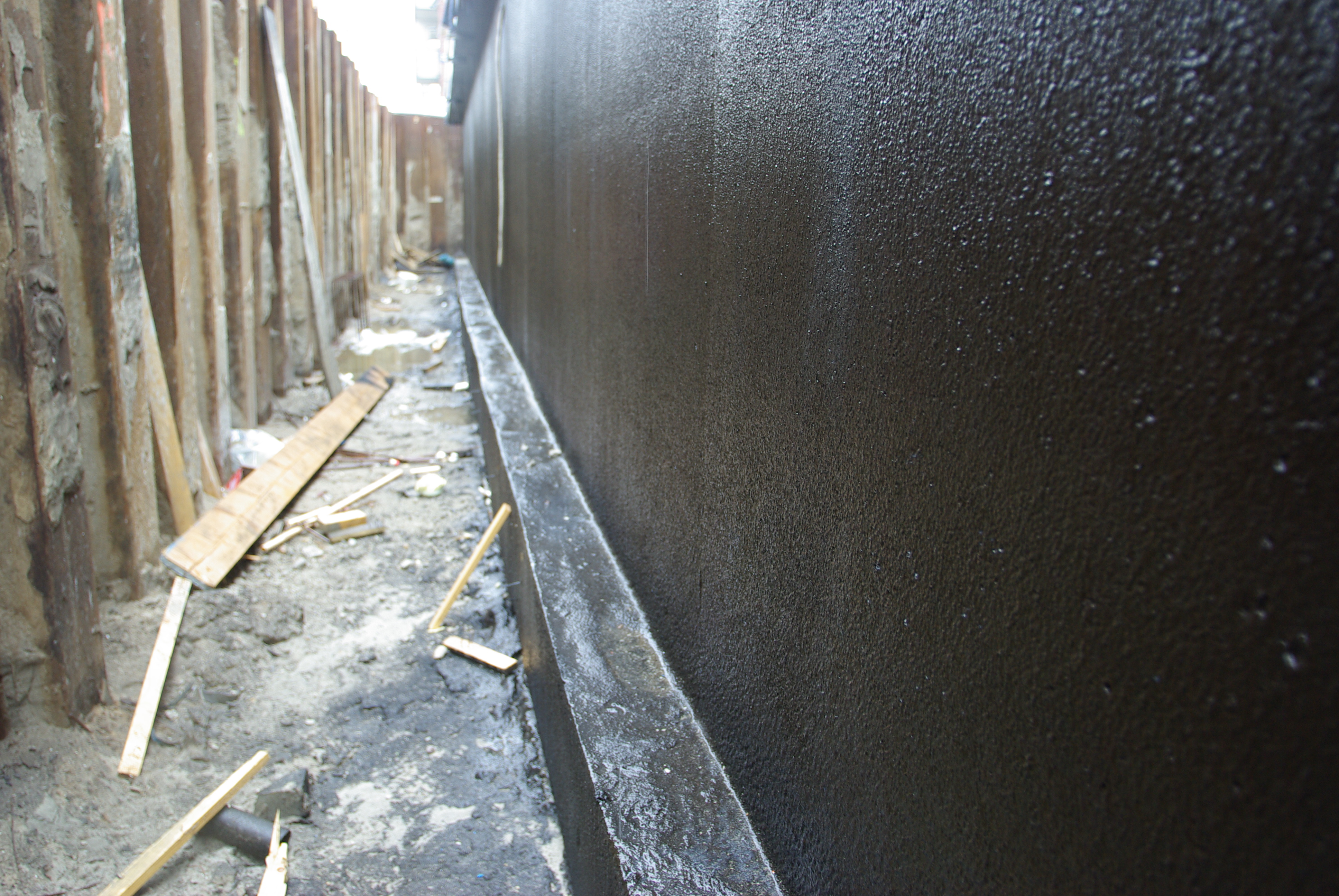 Kelderdichting - buitenzijde  voorbeeld 1.JPG