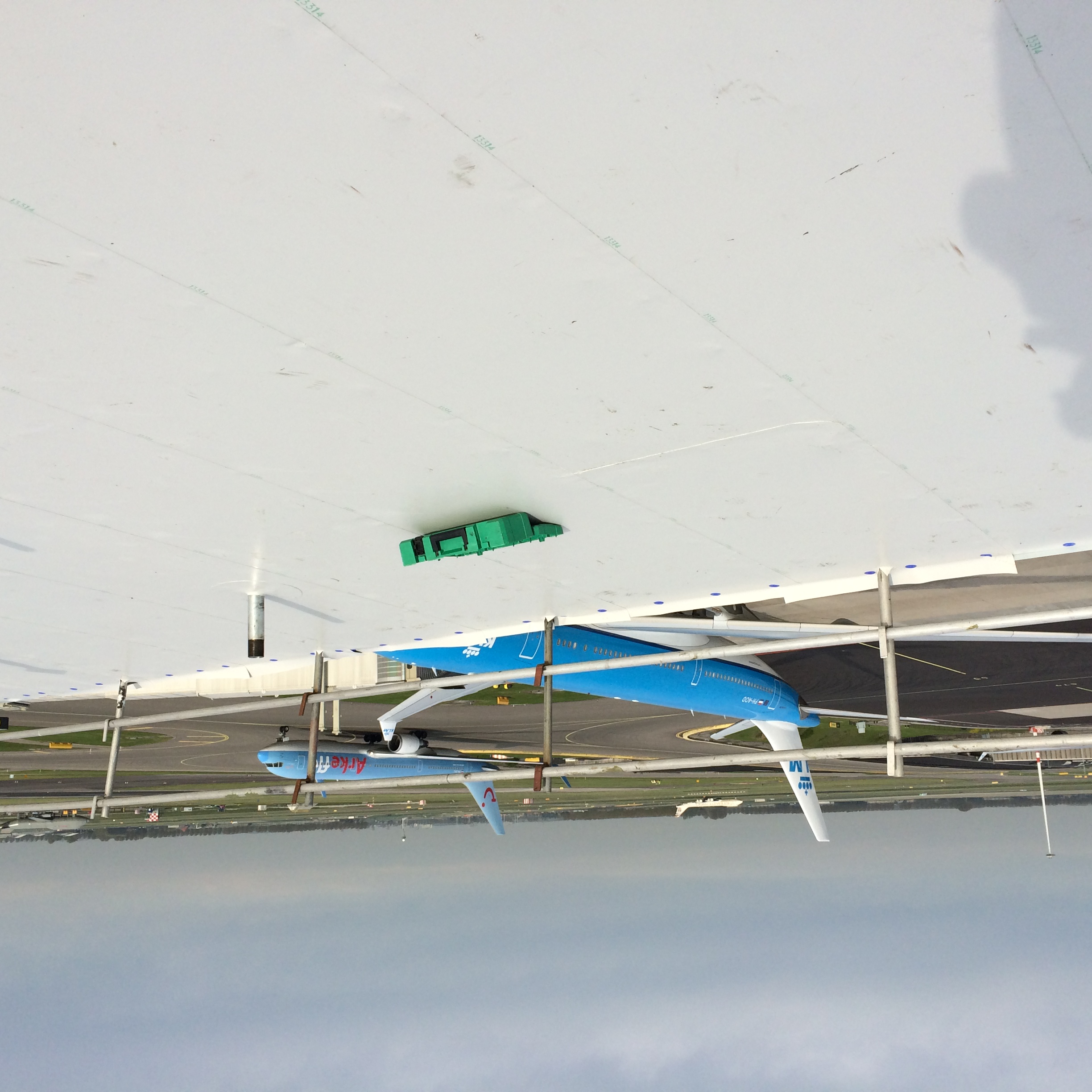 TPO dakbanen luchthaven.JPG